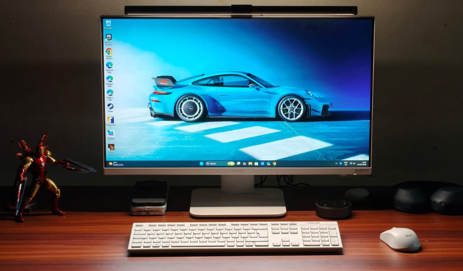 Asus VM670KA Review: A Beautiful All-in-One Desktop with Ryzen AI Asus VM670KA kept on a wooden table