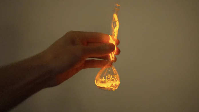 Watch a Mad Scientist YouTuber Make Lightning in a Bottle Watch a Mad Scientist YouTuber Make Lightning in a Bottle From Mercury and Neon